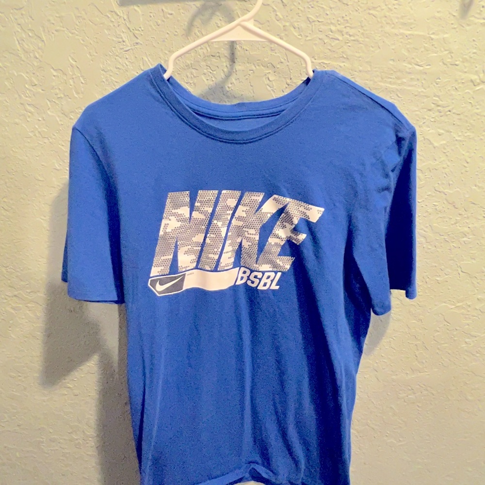 Nike tee